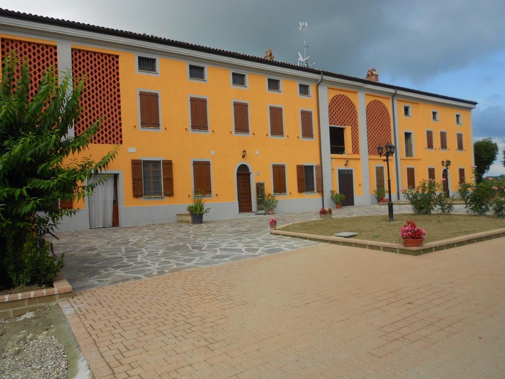 Agriturismo Monrabbioso Lägenhet Cereseto Exteriör bild